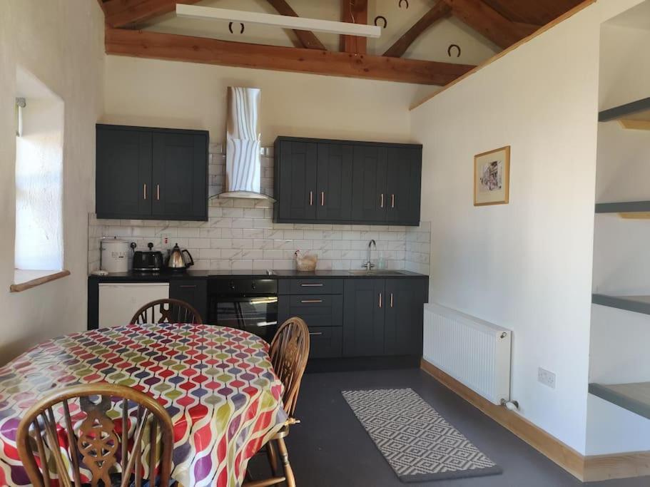 Kingsford Renovated Old Cottage Wexford Exterior photo